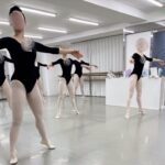 スズキ・バレエアート・スタジオのクラシックバレエレッスン風景。宝塚音楽学校受験。