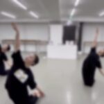元宝塚歌劇団の宙輝れいか講師による、バレエスタジオでのモダンダンス特別レッスンの風景。